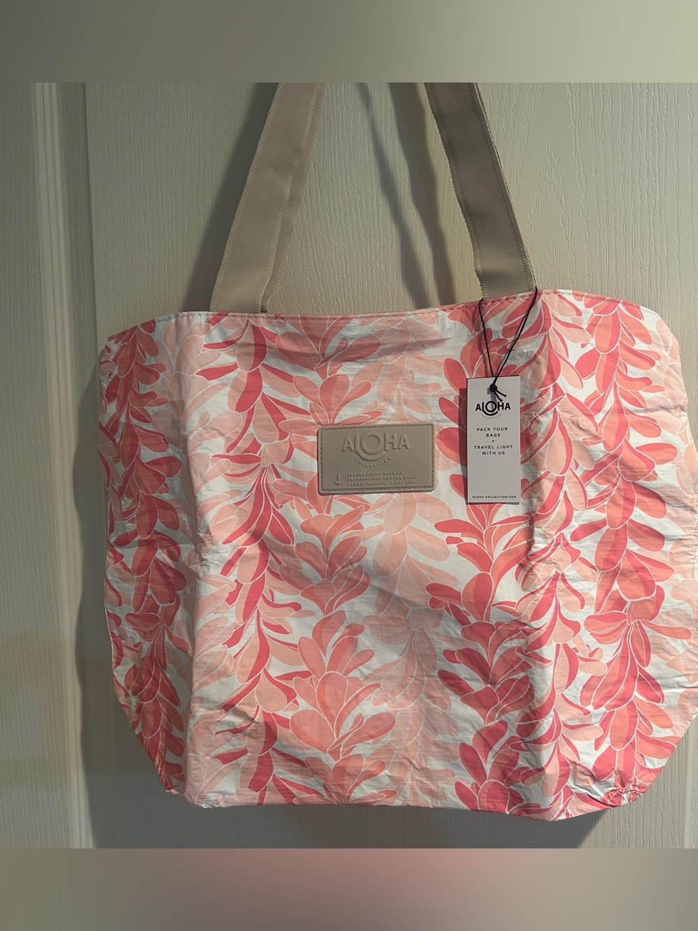 ALOHAS Coral Pink Leaf Pattern Tote with Tan Handles